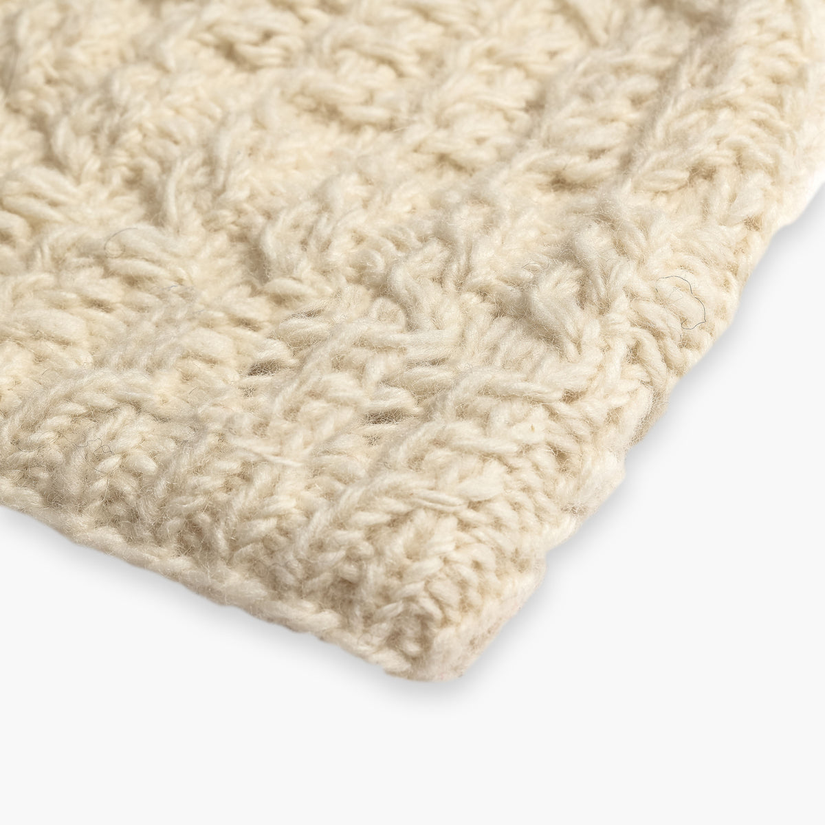 Mika Beanie / Color-White